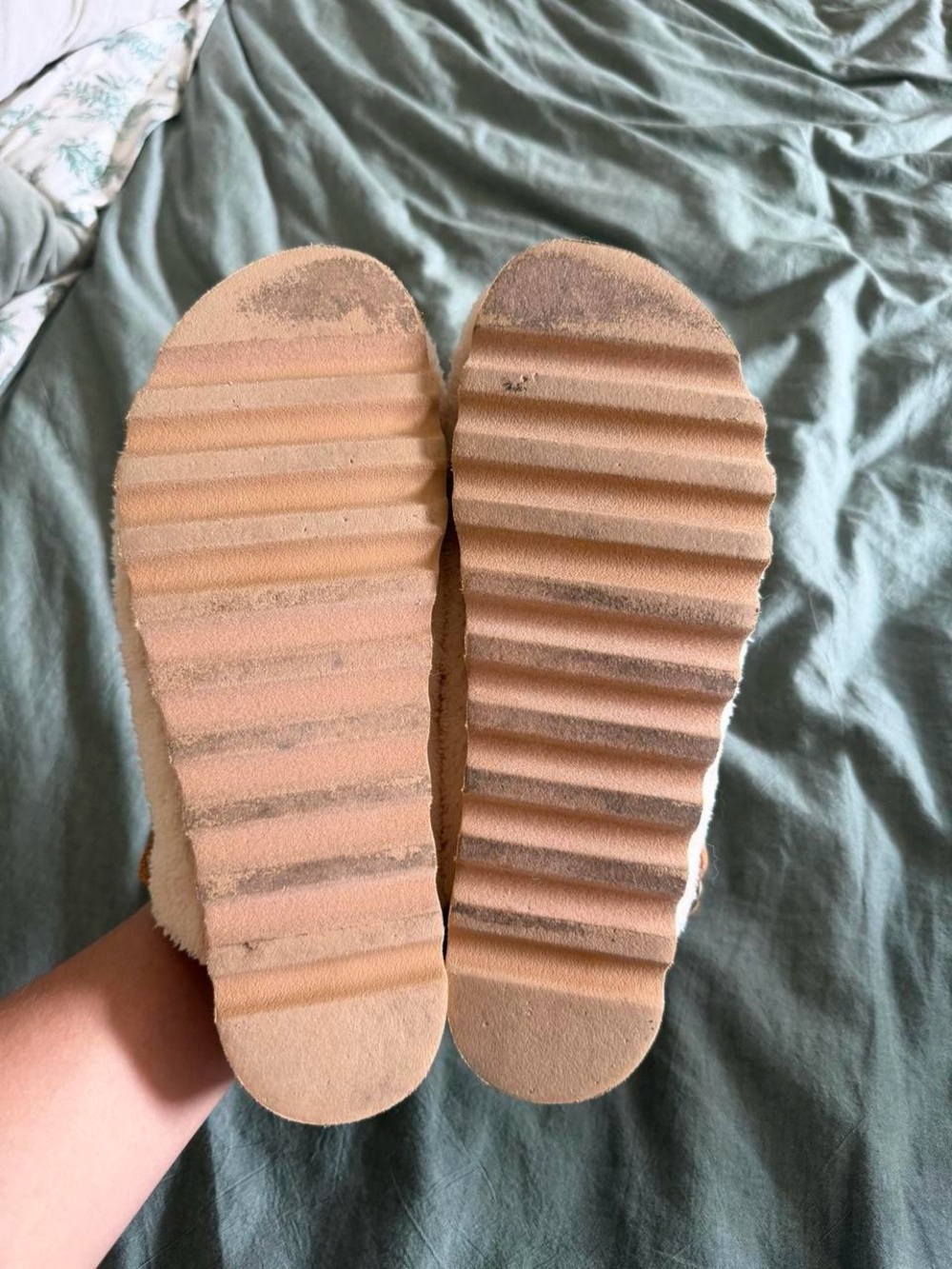 Reef Cream Terry Cloth Slingback Slides with Tan Strap - Picture 6 of 7